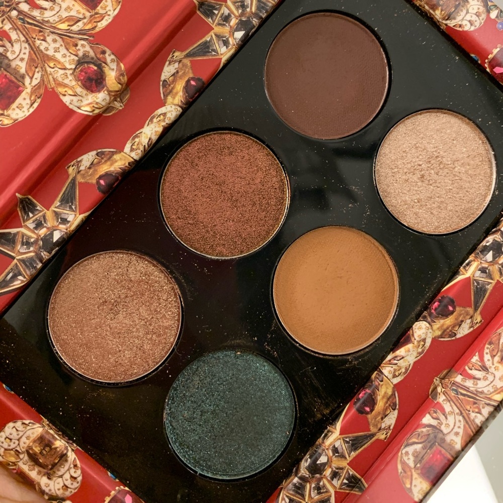 Pat McGrath Labs eyeshadow palette